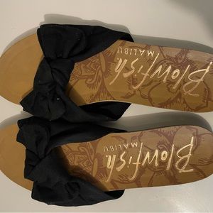 Blowfish Slides - Black Canvas Bow US8.5
